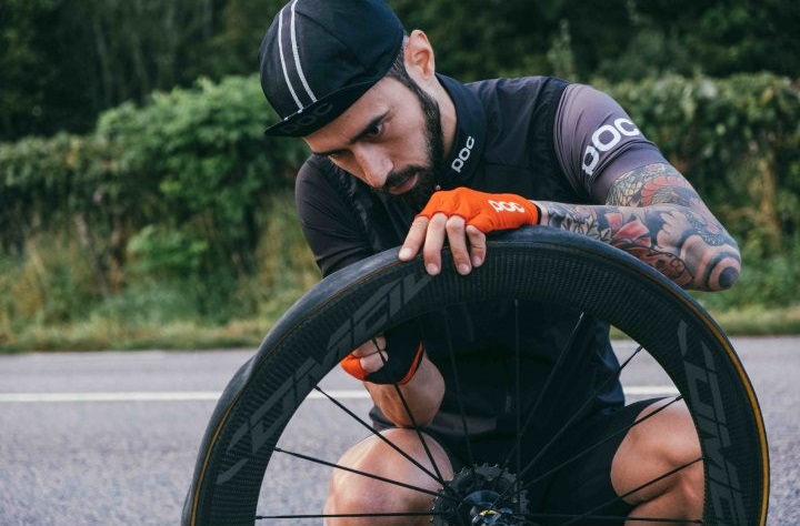 Велоперчатки POC Essential Road Mesh Short Glove Propylene Red, L