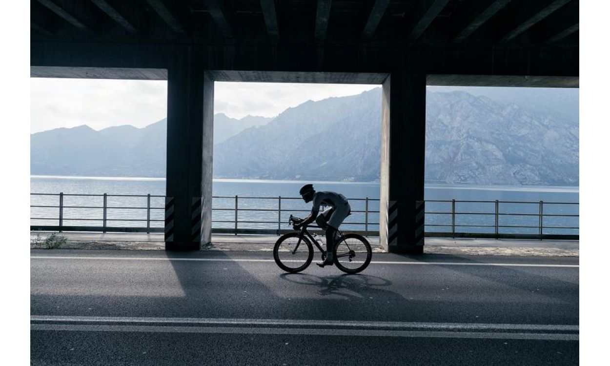 Велошлем ABUS Gamechanger, Gleam Silver