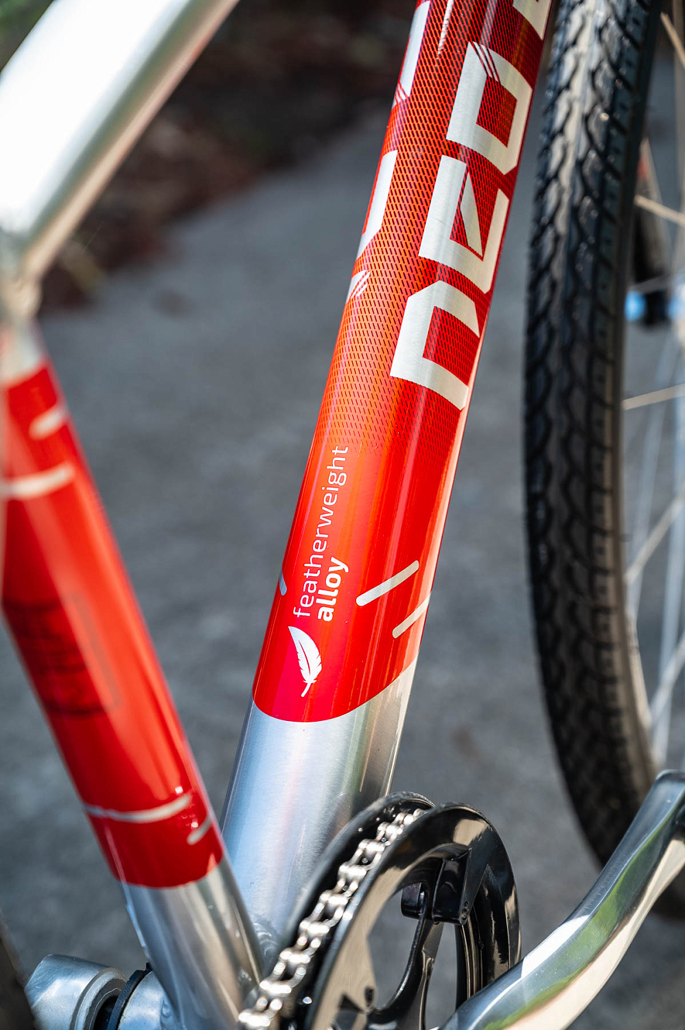 Детский велосипед Apollo NEO 7s boys 26"  Brushed Alloy / Black / Red Fade