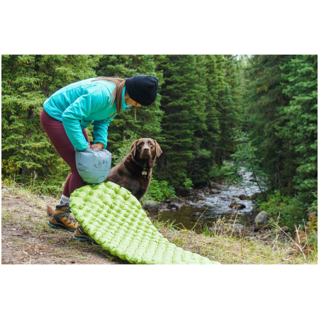 Надувной женский коврик Comfort Light Insulated Mat, 168х55х6.3см, Carribean от Sea to Summit