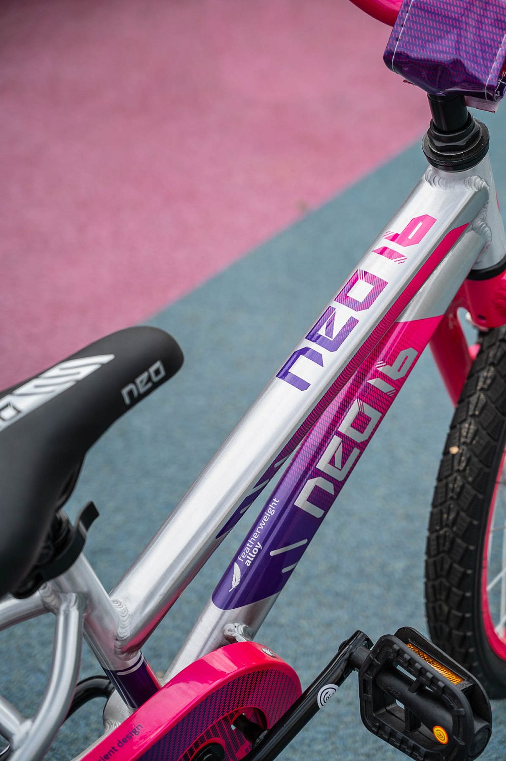 Детский велосипед Apollo NEO girls 16", Brushed Alloy / Pink / Dark Pink Fade