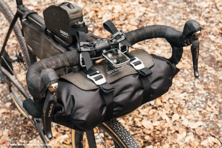 Велосумка на руль Brooks Scape Handlebar Roll, Mud Green