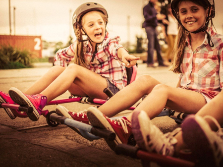 Самокат-каталка Ezyroller Classic, Красный Неон