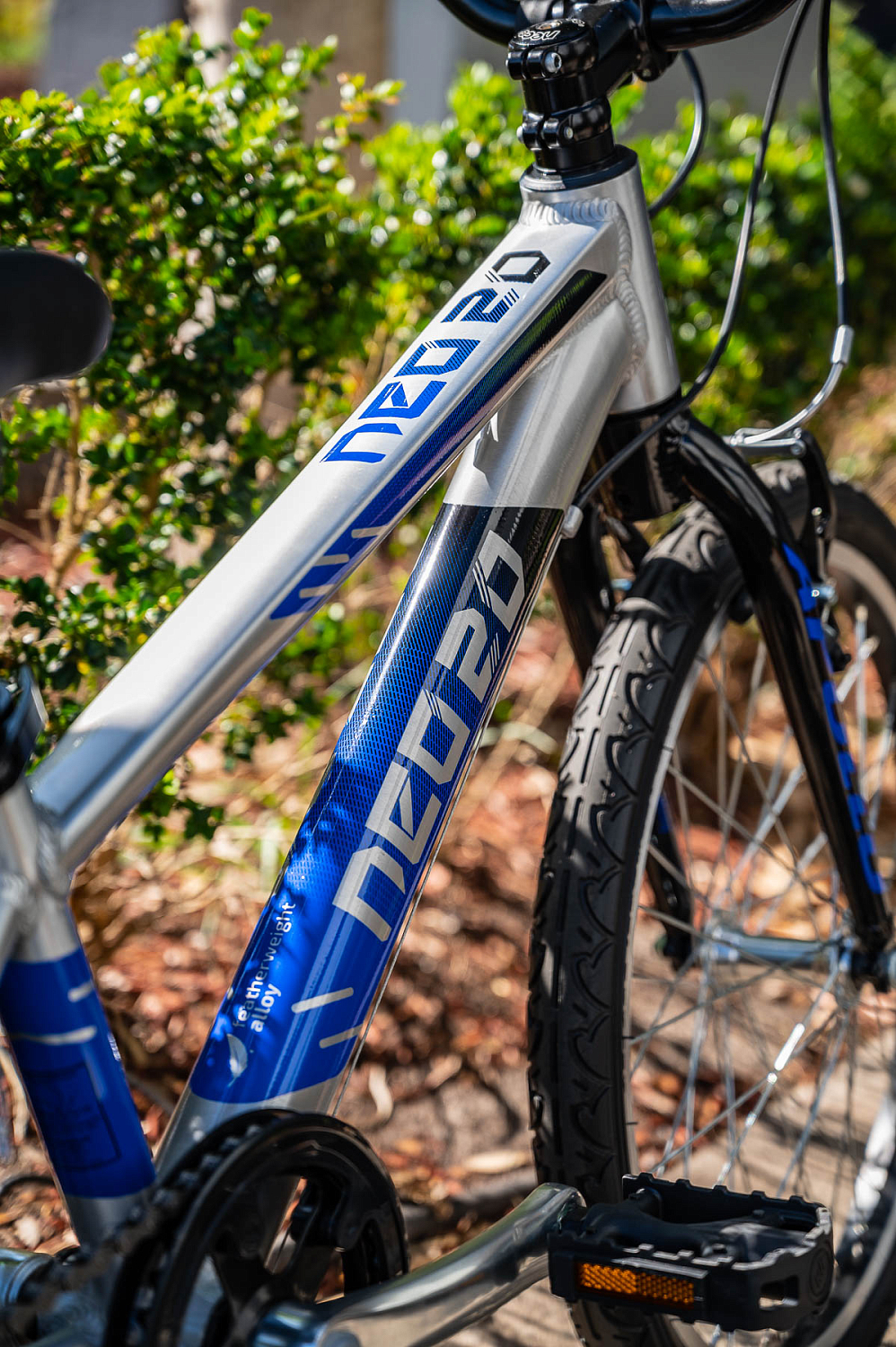 Детский велосипед Apollo NEO 6s boys 20", Brushed Alloy / Black / Blue Fade