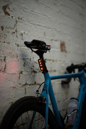 Мигалка Knog Blinder Road R70 70 Lumens Black